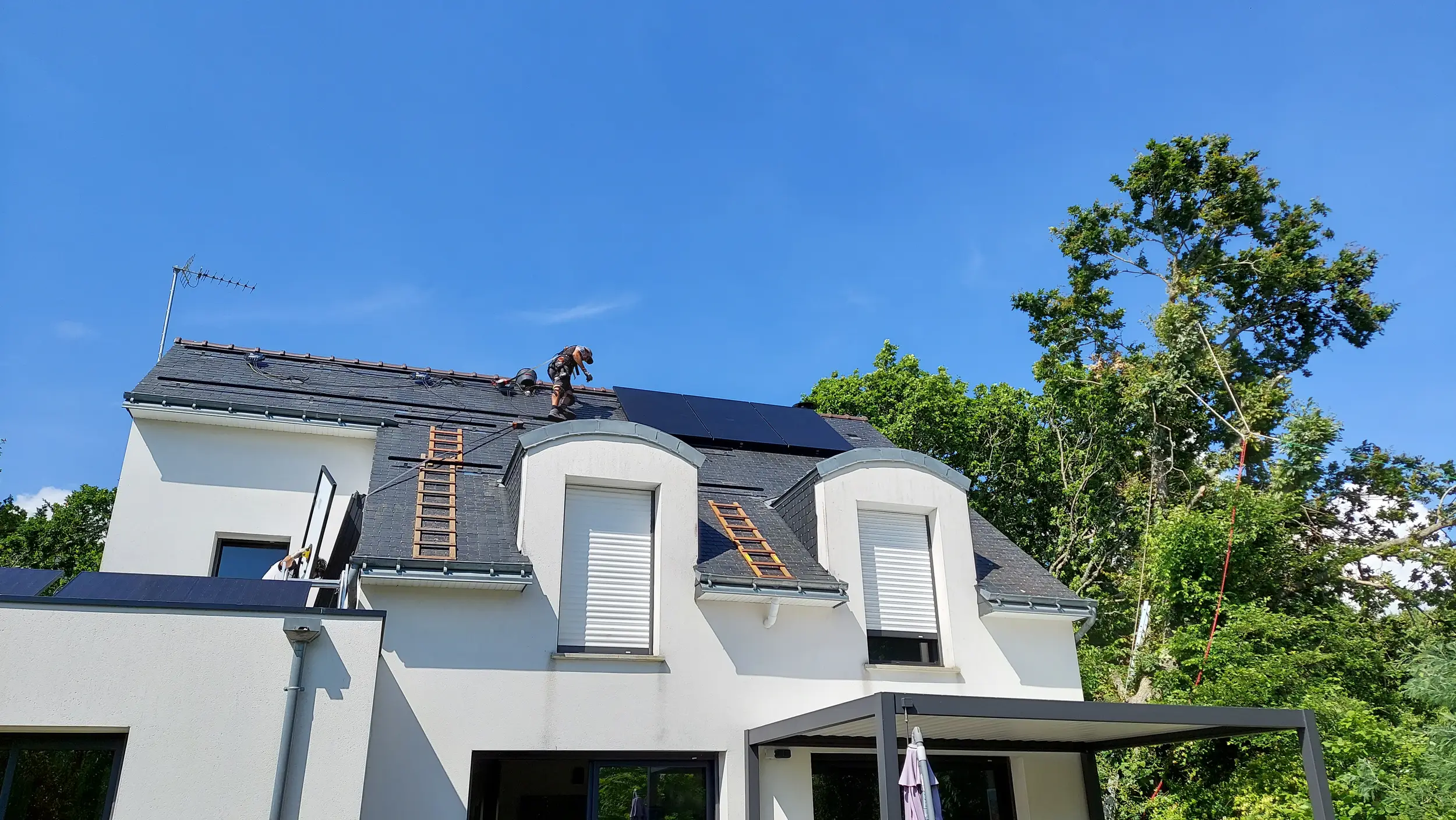Pose de panneaux solaires photovoltaïques en Finistère
