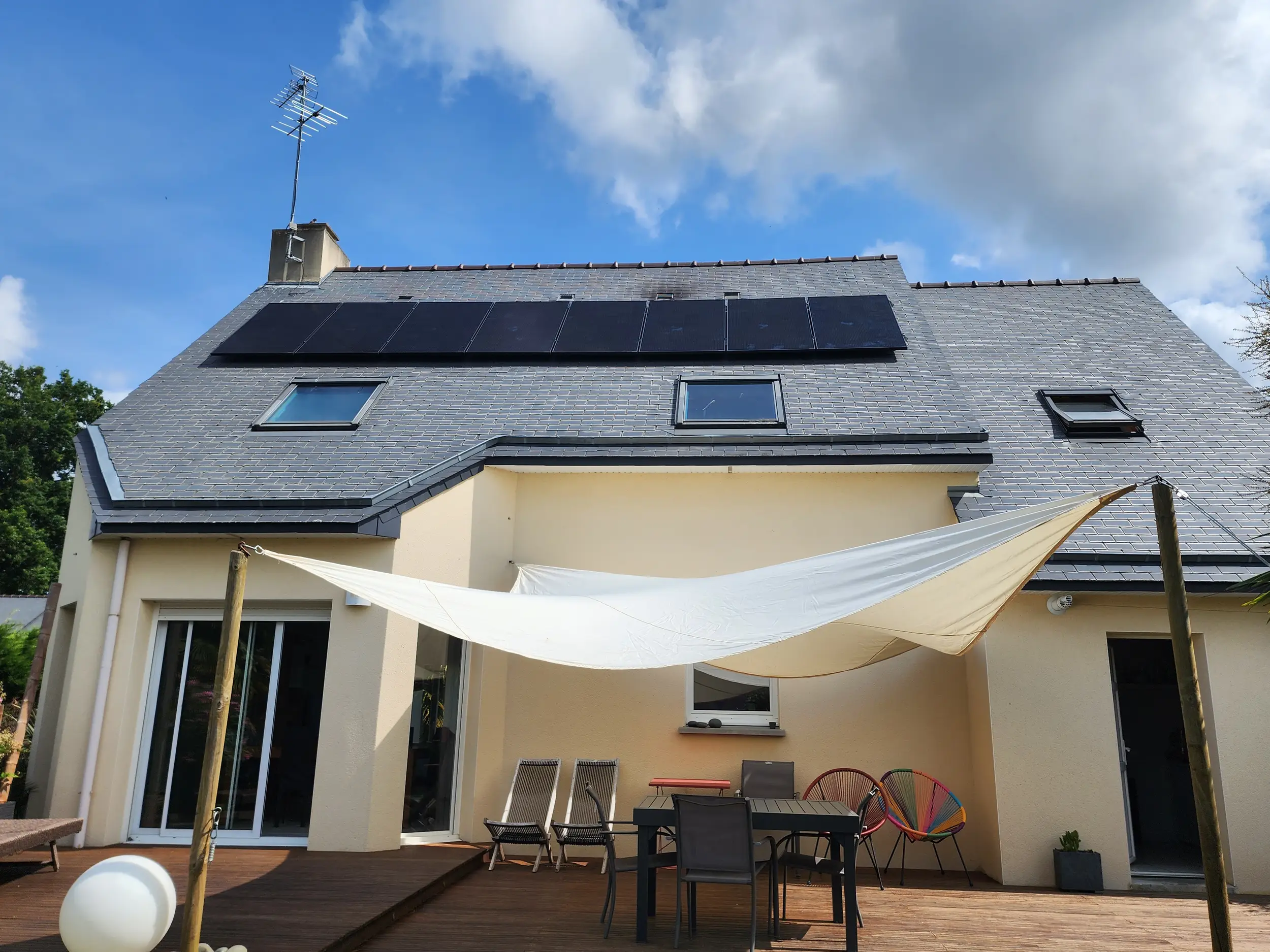 Pose de panneaux solaires photovoltaïques en Finistère